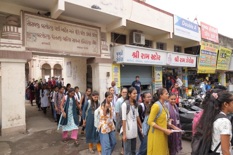 એસ.બી. ગાર્ડા કોલેજના ઈતિહાસ વિભાગના વિદ્યાર્થીઓએ જમશેદજી ટાટા મ્યુઝિયમની લીધેલ મુલાકાત